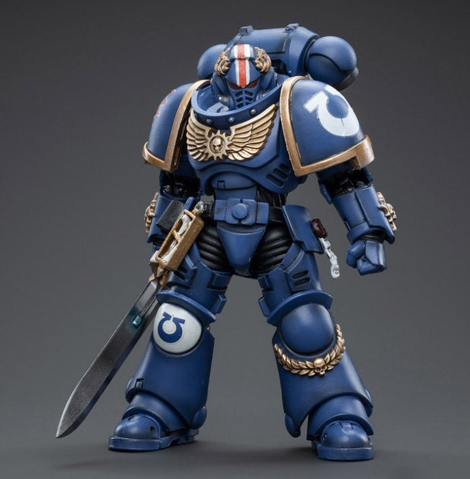 Warhammer 40K Ultramarines Primaris Lieutenant Argaranthe 1/18 Scale Figure