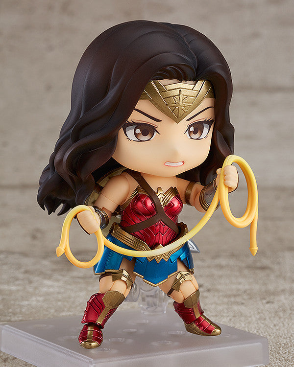 818 Wonder Woman: Hero's Edition